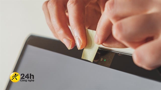 Read more about the article 4 cách nhận biết webcam trên laptop của bạn có đang bị hack hay không